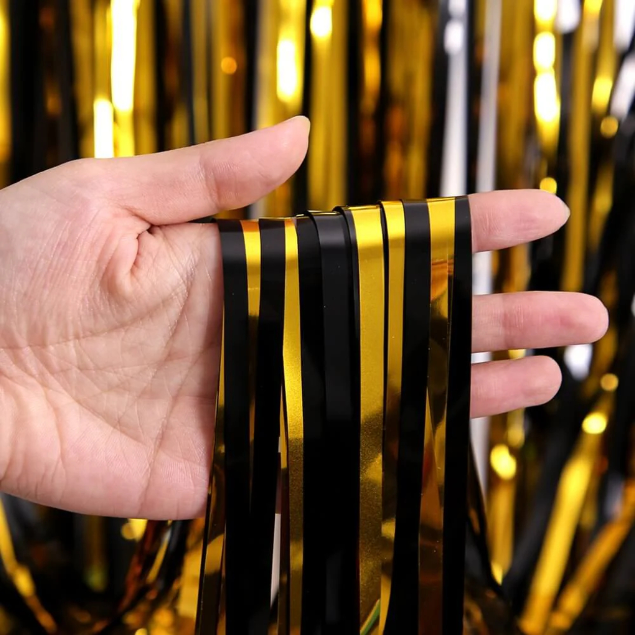 1m-2m-metallic-black-gold-foil-tinsel-fringe-rain-curtain-party-wedding-wall-decorations-photo-backg.jpg Black and Gold Foil Curtain - Image 1
